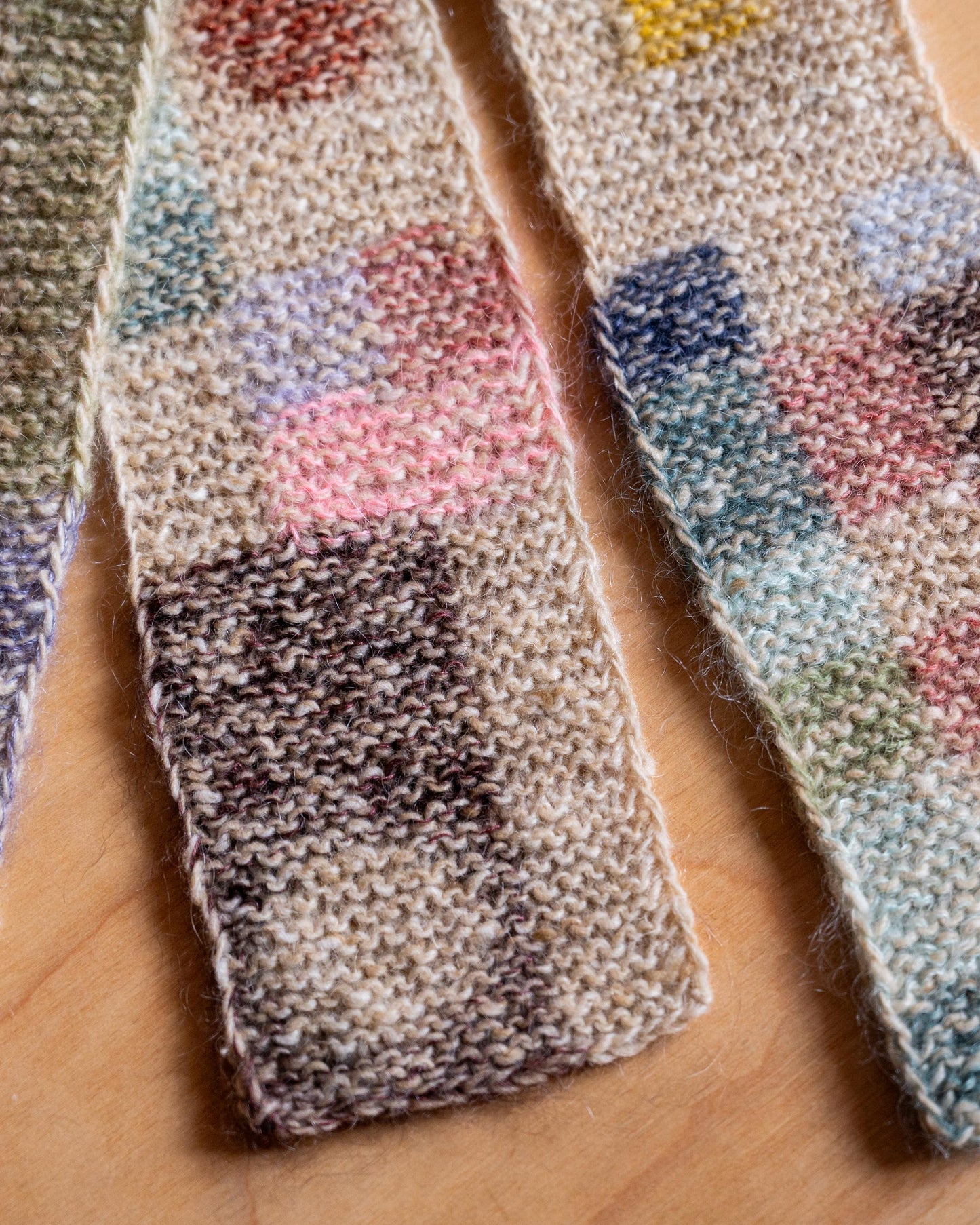 Colour As You Go scarf knitting pattern English